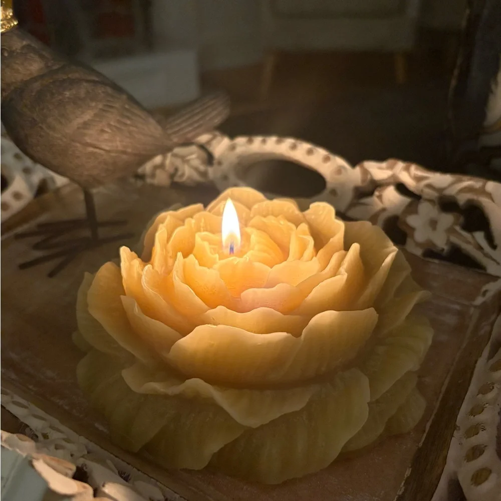 Handmade Soy White Rose / Peony Candle Non-toxic Vanilla Fragrance - Picture 3 of 8